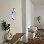 아파트 Modern & Cozy 4-room With Charm *