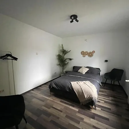 아파트 Modern & Cozy 4-room With Charm