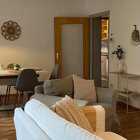 Modern & Cozy 4-room With Charm *