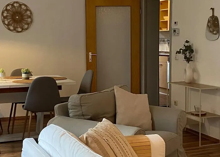 Modern & Cozy 4-room With Charm *